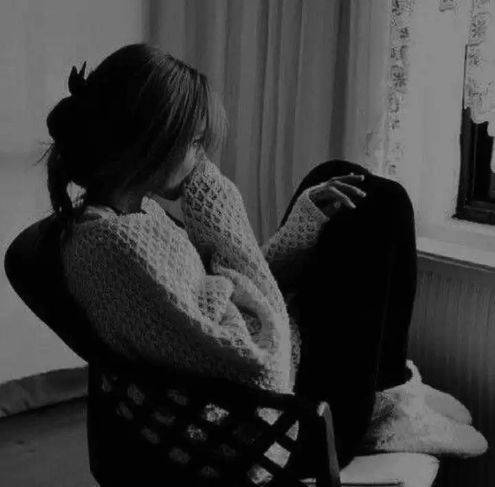 sad whatsapp dp for girls